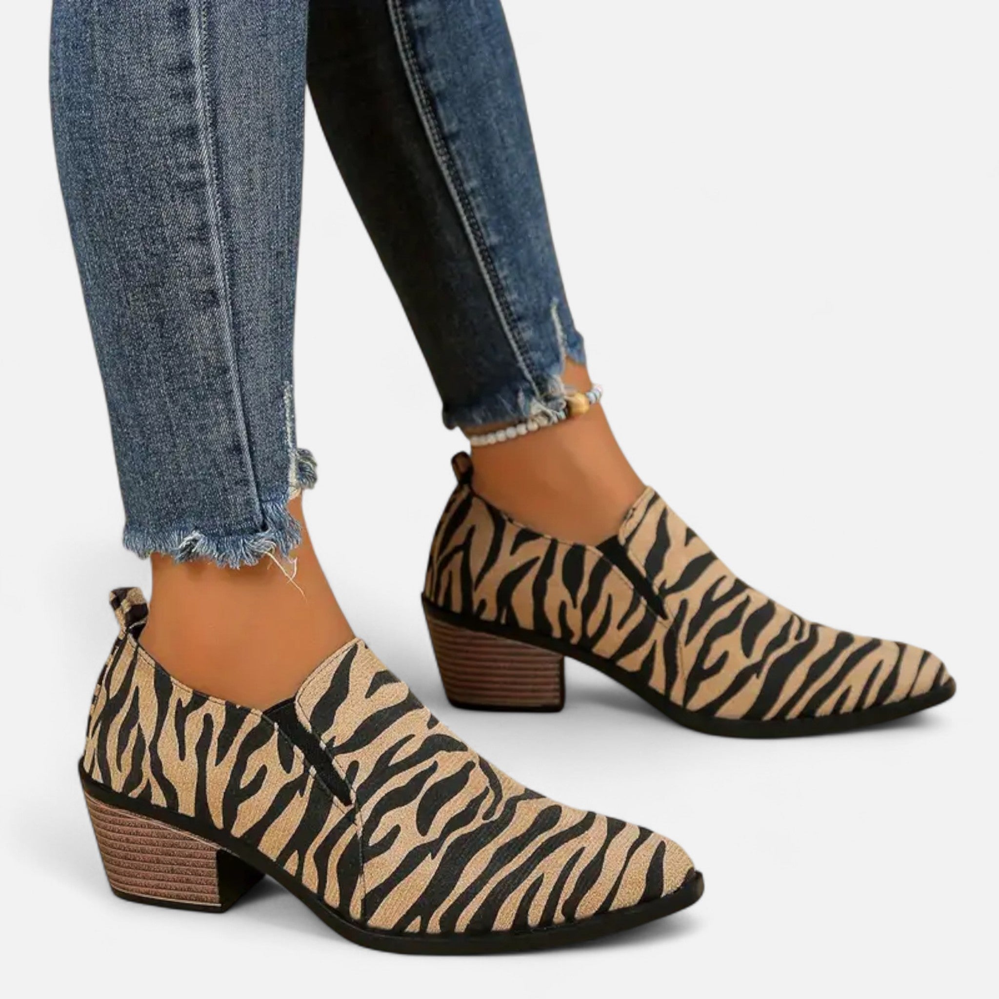 Anvoire | Women’s Slip-On Shoes – Pointed Elegance