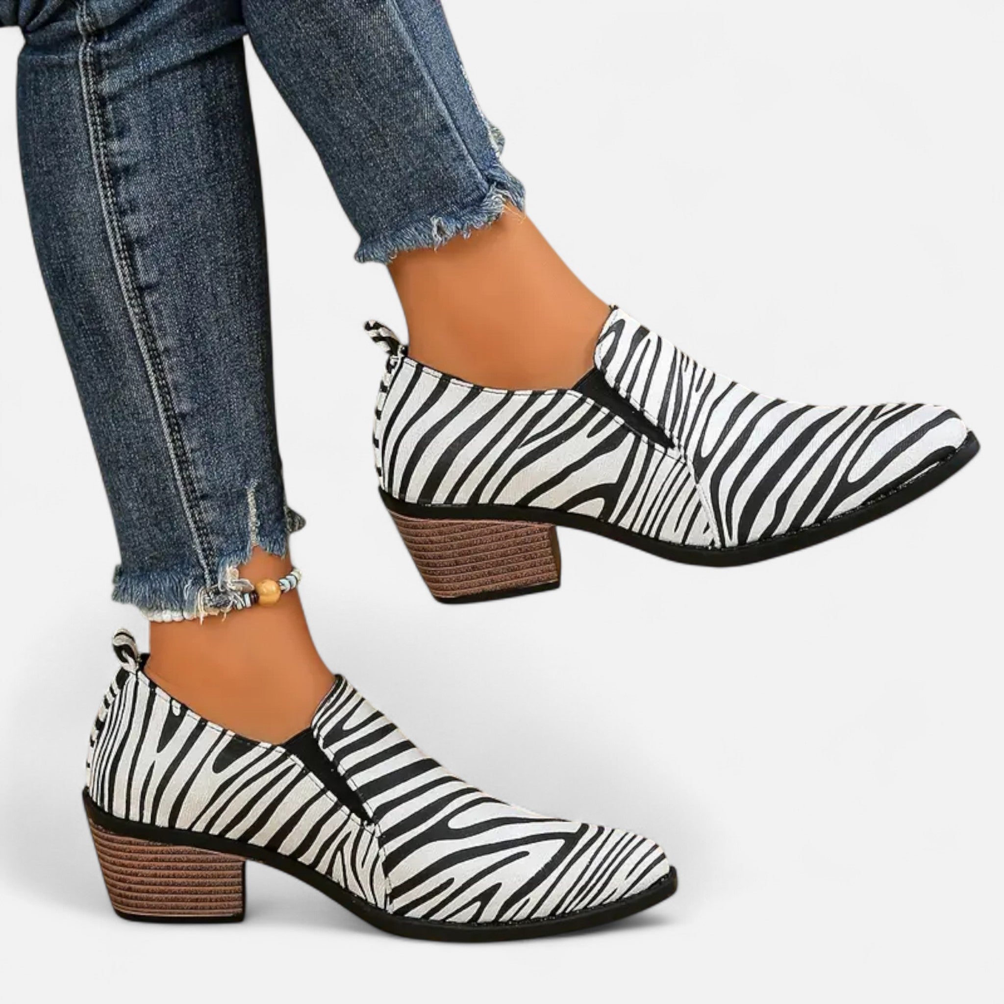 Anvoire | Women’s Slip-On Shoes – Pointed Elegance