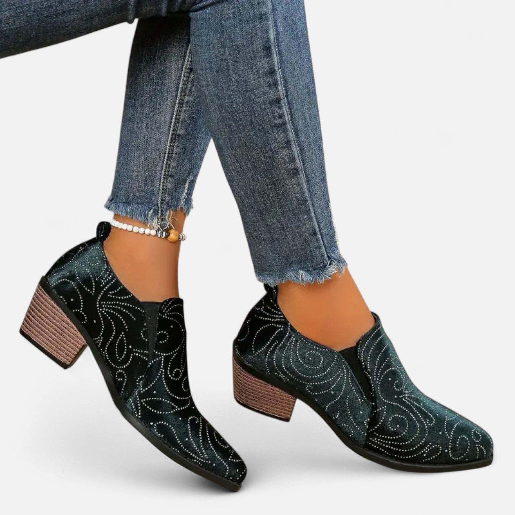 Anvoire | Women’s Slip-On Shoes – Pointed Elegance