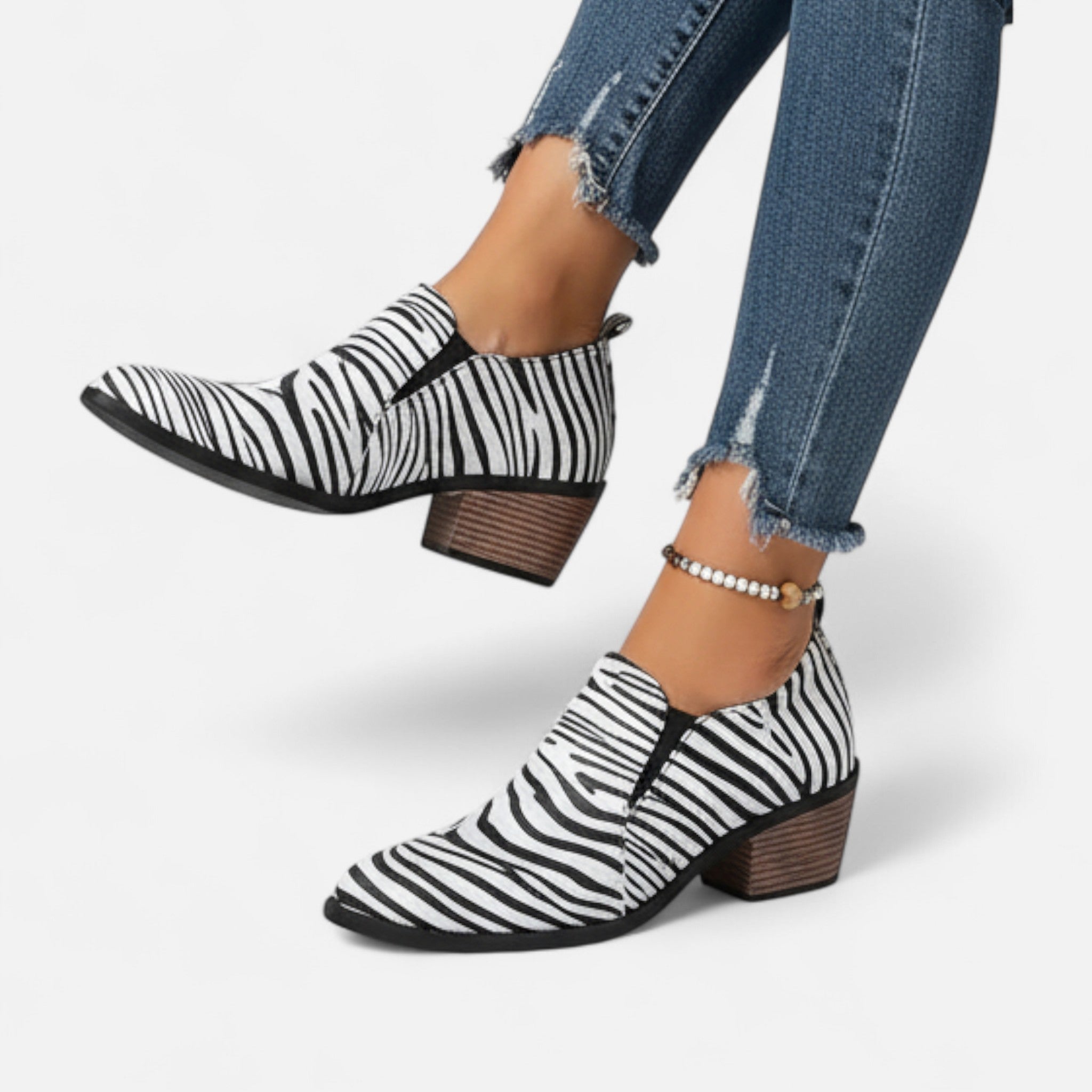 Anvoire | Women’s Slip-On Shoes – Pointed Elegance